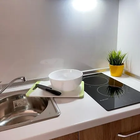 Private In Apolon * רבדה