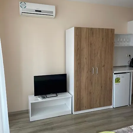 Private In Apolon Apartmán Ravda