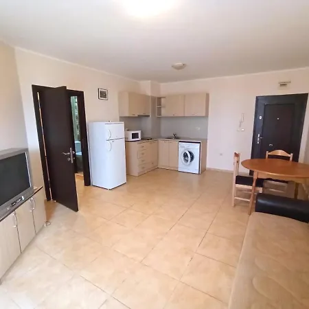 Private In Apolon * רבדה
