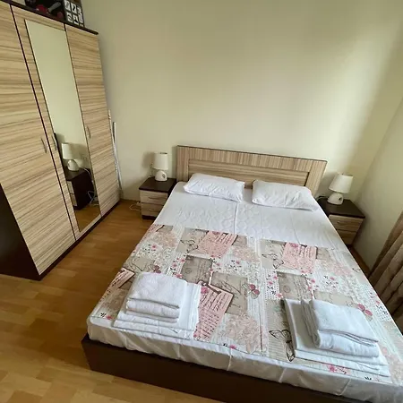 Private In Apolon Apartamento