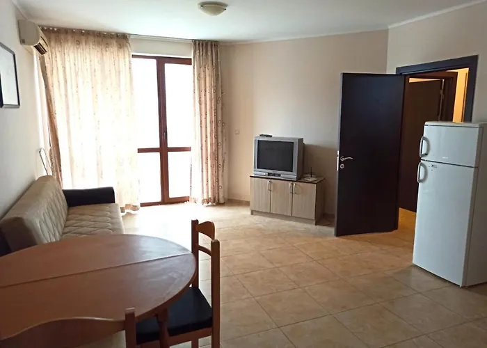 Private In Apolon ラヴダ