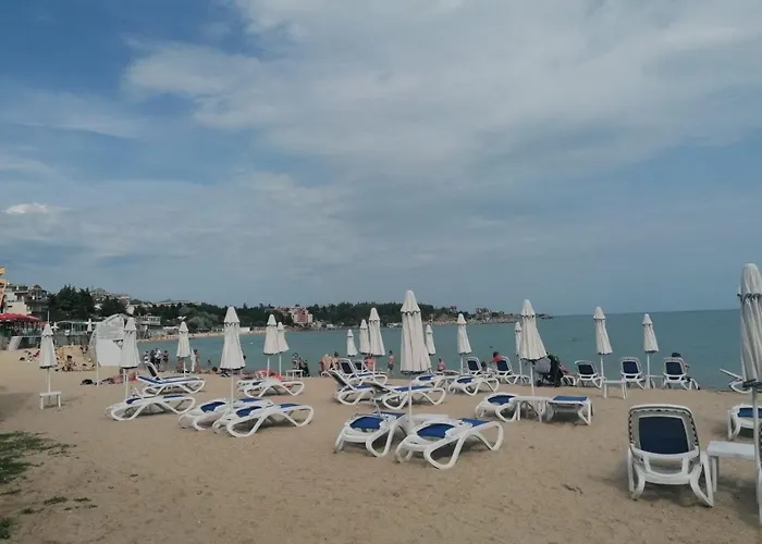 Private In Apolon アパート ラヴダ