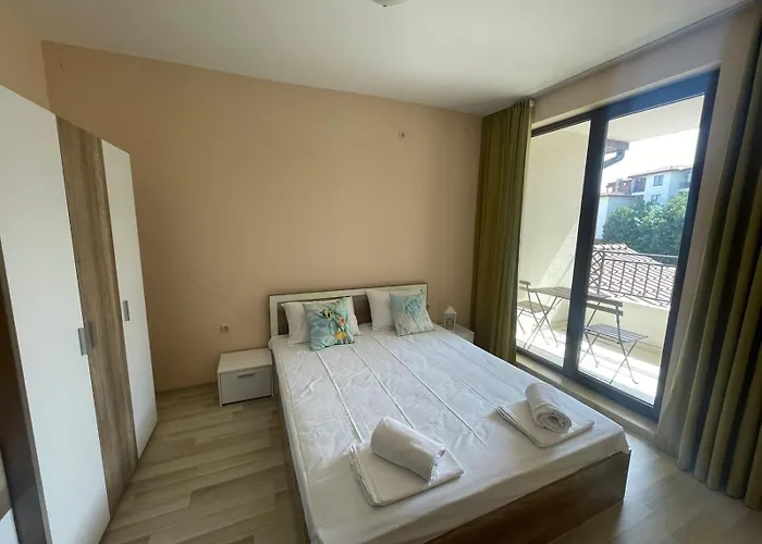 Private In Apolon * ラヴダ